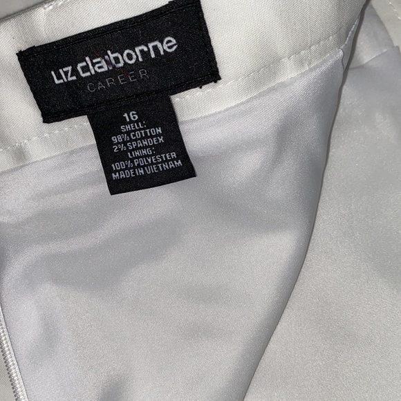 Liz Claiborne white skirt, size 16. New with Tags. - Picture 4 of 5